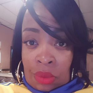 Meet your Posher, Monica